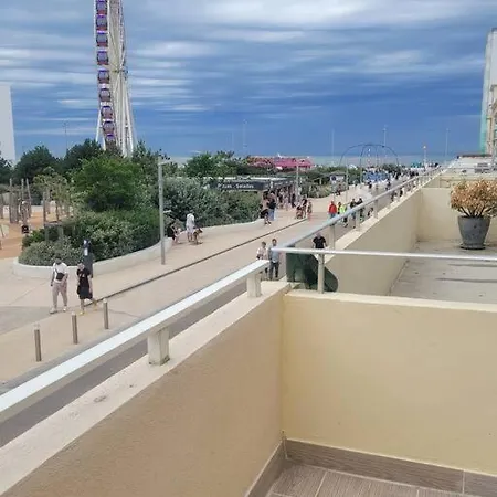 Familial Terrasse Vue Avec Parking